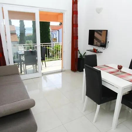 In With Sea View, Balcony, Air Conditioning, Wi-fi