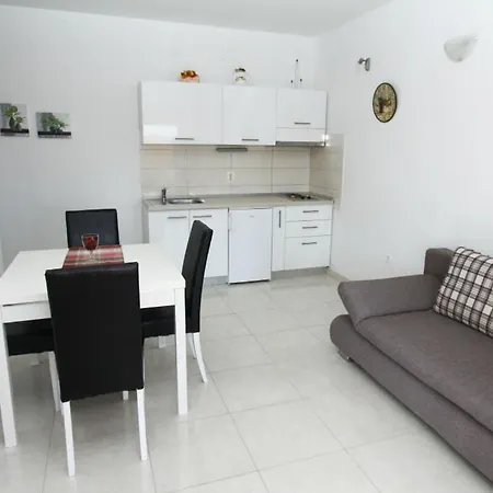 In With Sea View, Balcony, Air Conditioning, Wi-fi *