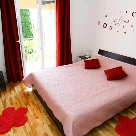 아파트 In With Sea View, Balcony, Air Conditioning, Wi-fi 스베티필립아이자코브